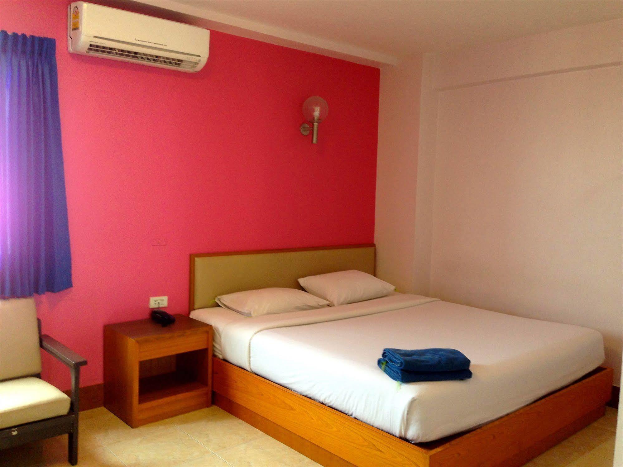 Cherry Hotel Pattaya Dış mekan fotoğraf