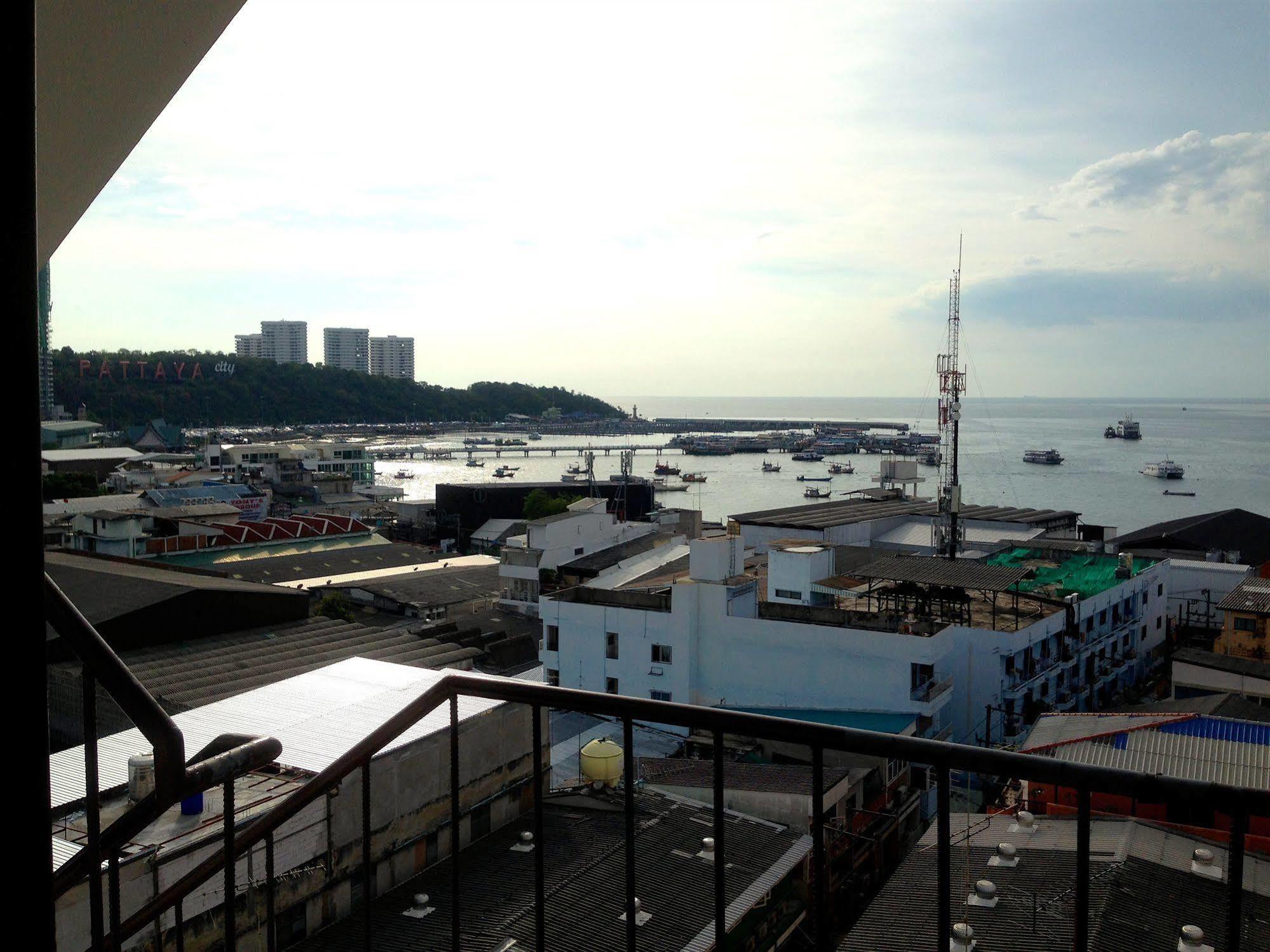 Cherry Hotel Pattaya Dış mekan fotoğraf